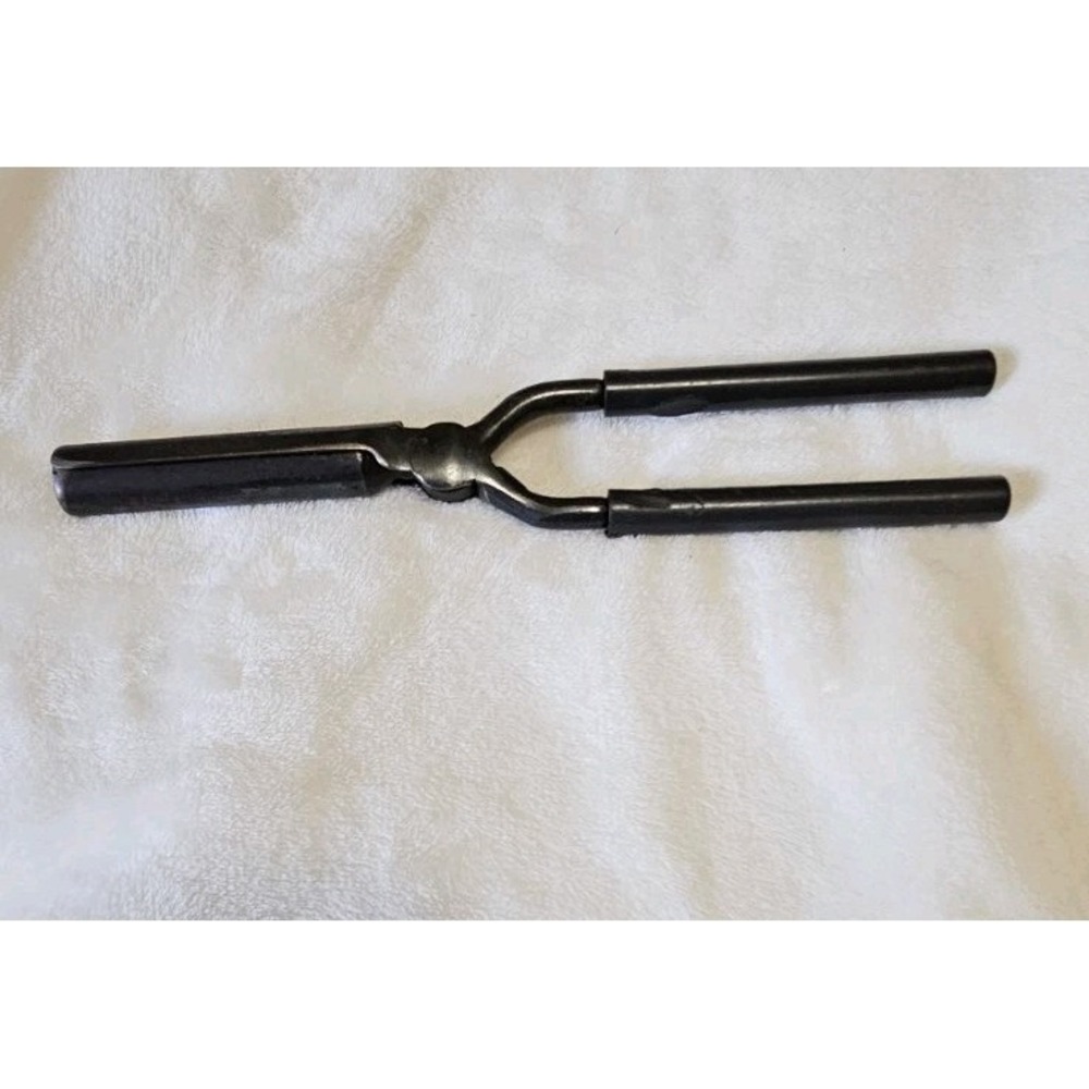 Kizure Marcel Iron Thermal Curling Iron Manual Shorty Iron Vintage Black